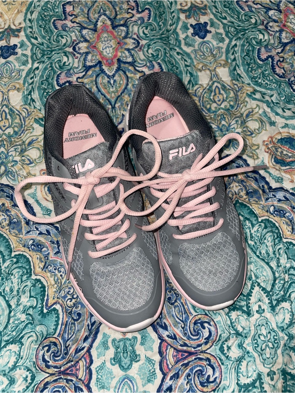 Fila Women's Gray and Light Pink Athletic Sneakers